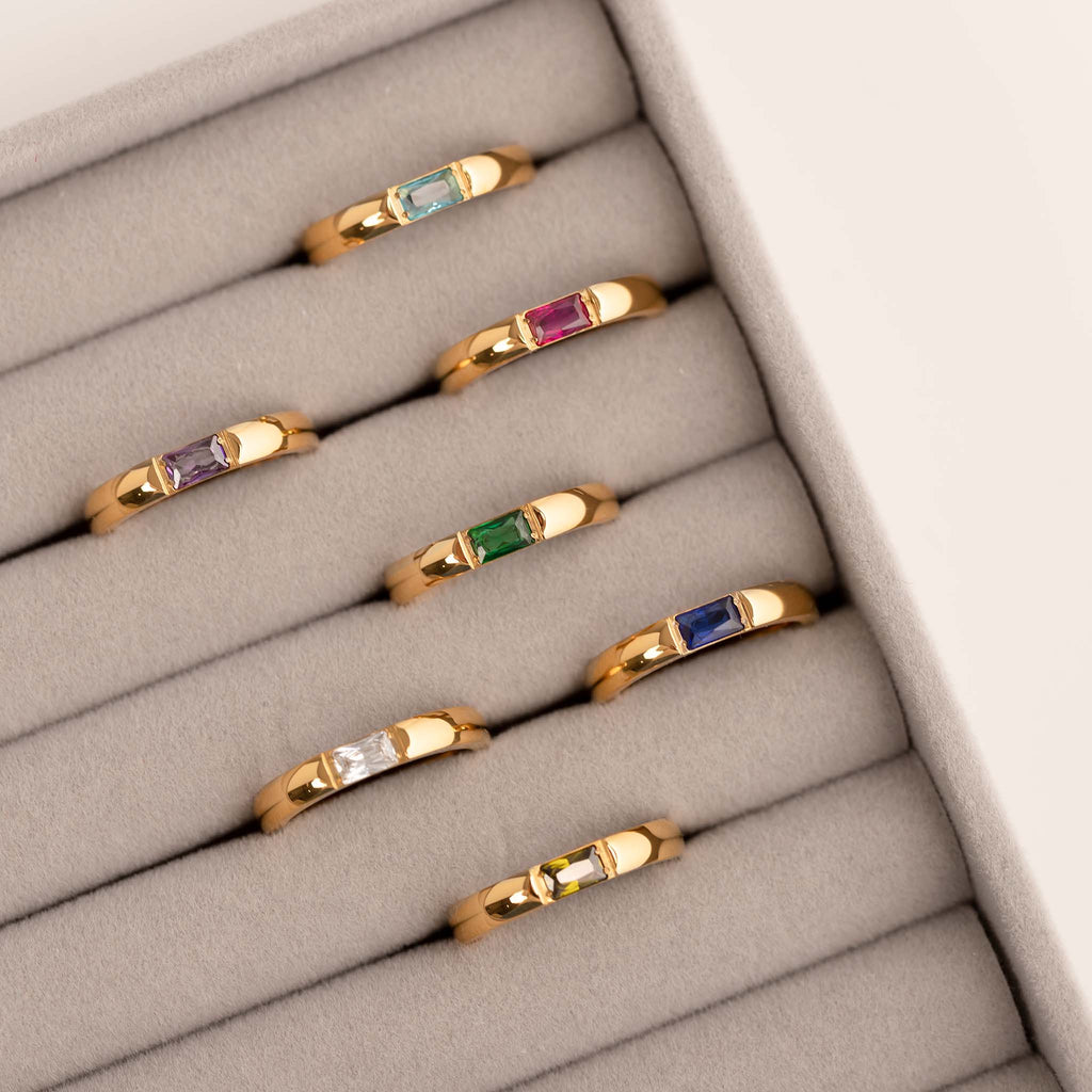 Birthstone ring gold