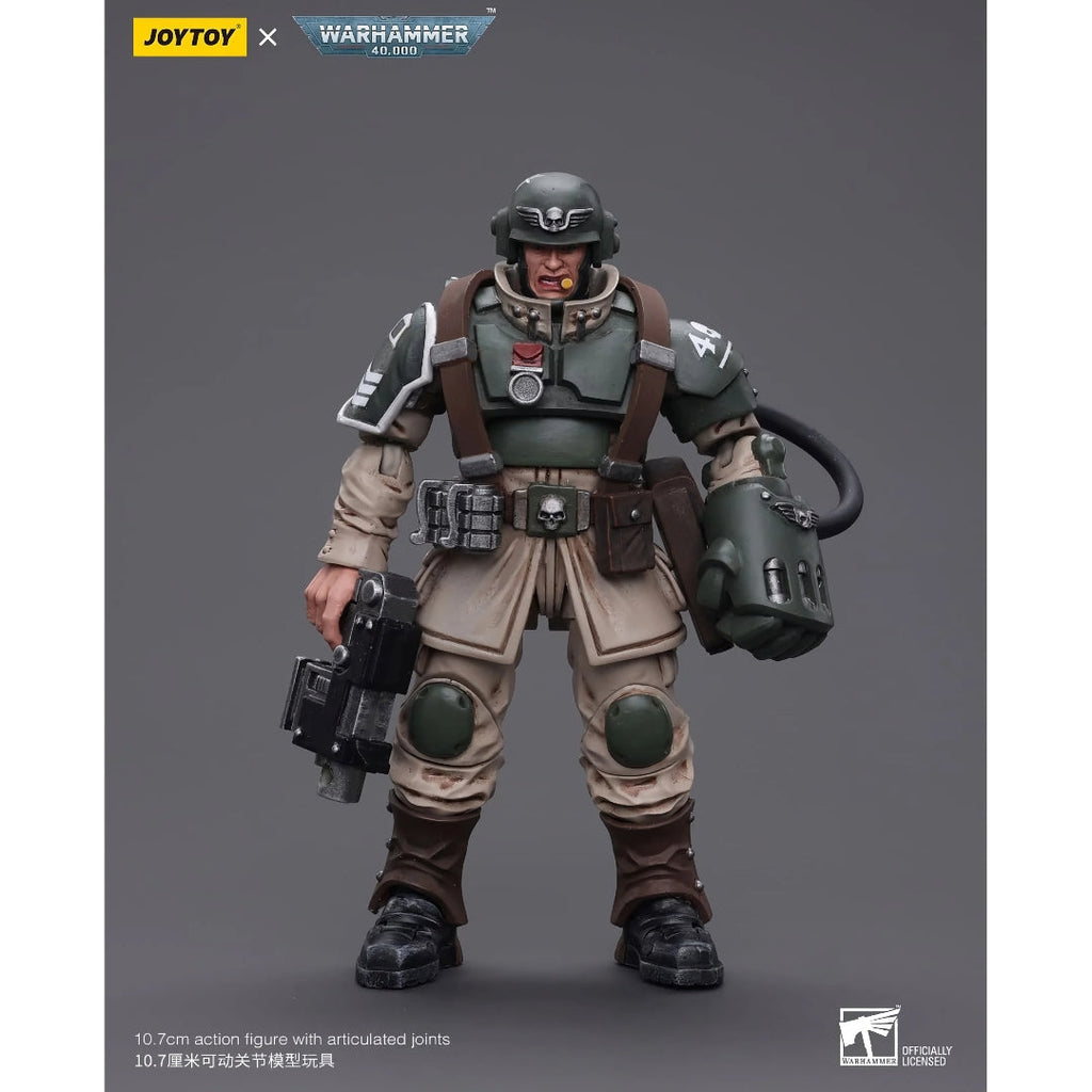 Joy Toy - Warhammer 40K - Astra Militarum - Cadian Command Squad Veteran Sergeant with Power Fist (12cm) 