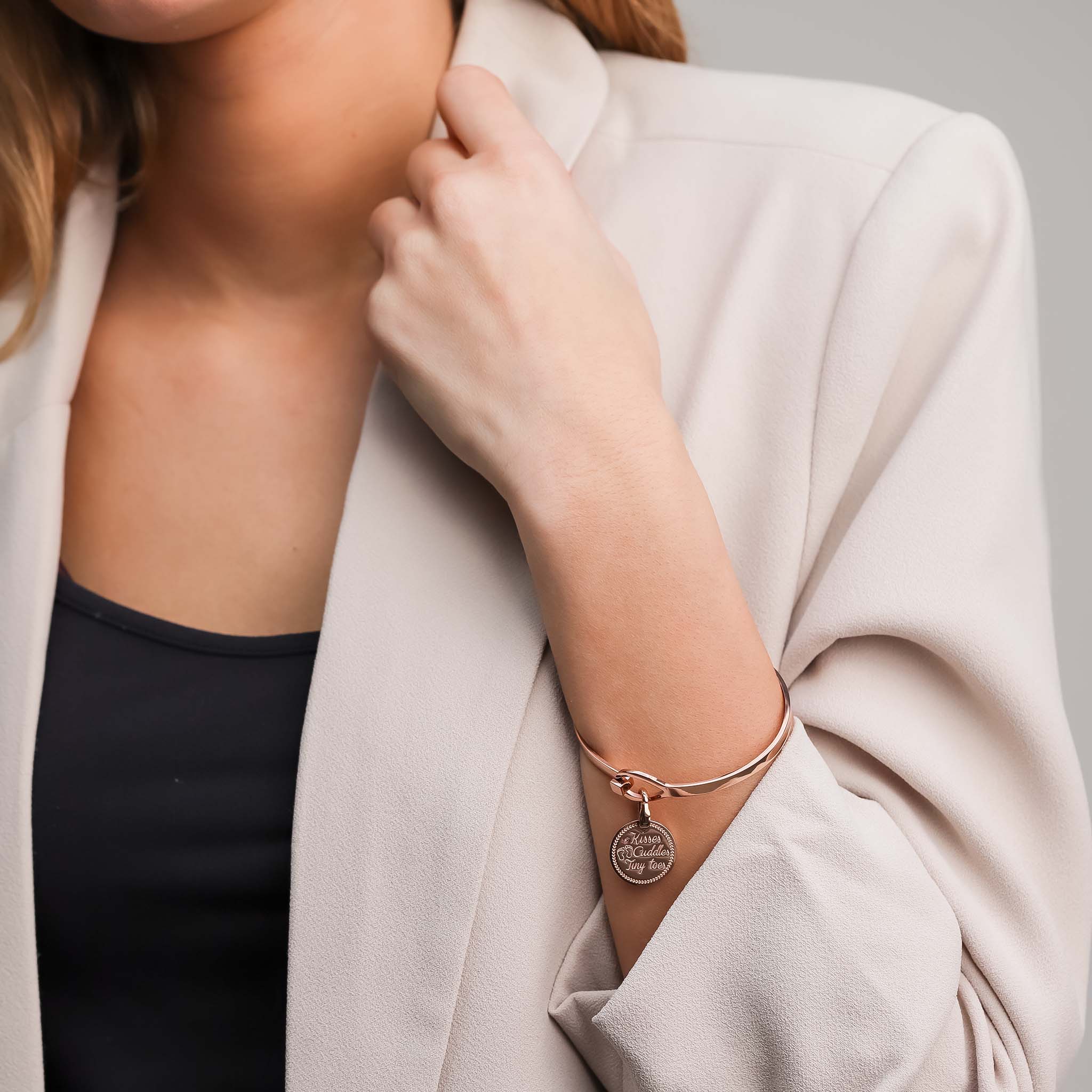 Bangle loop rose gold