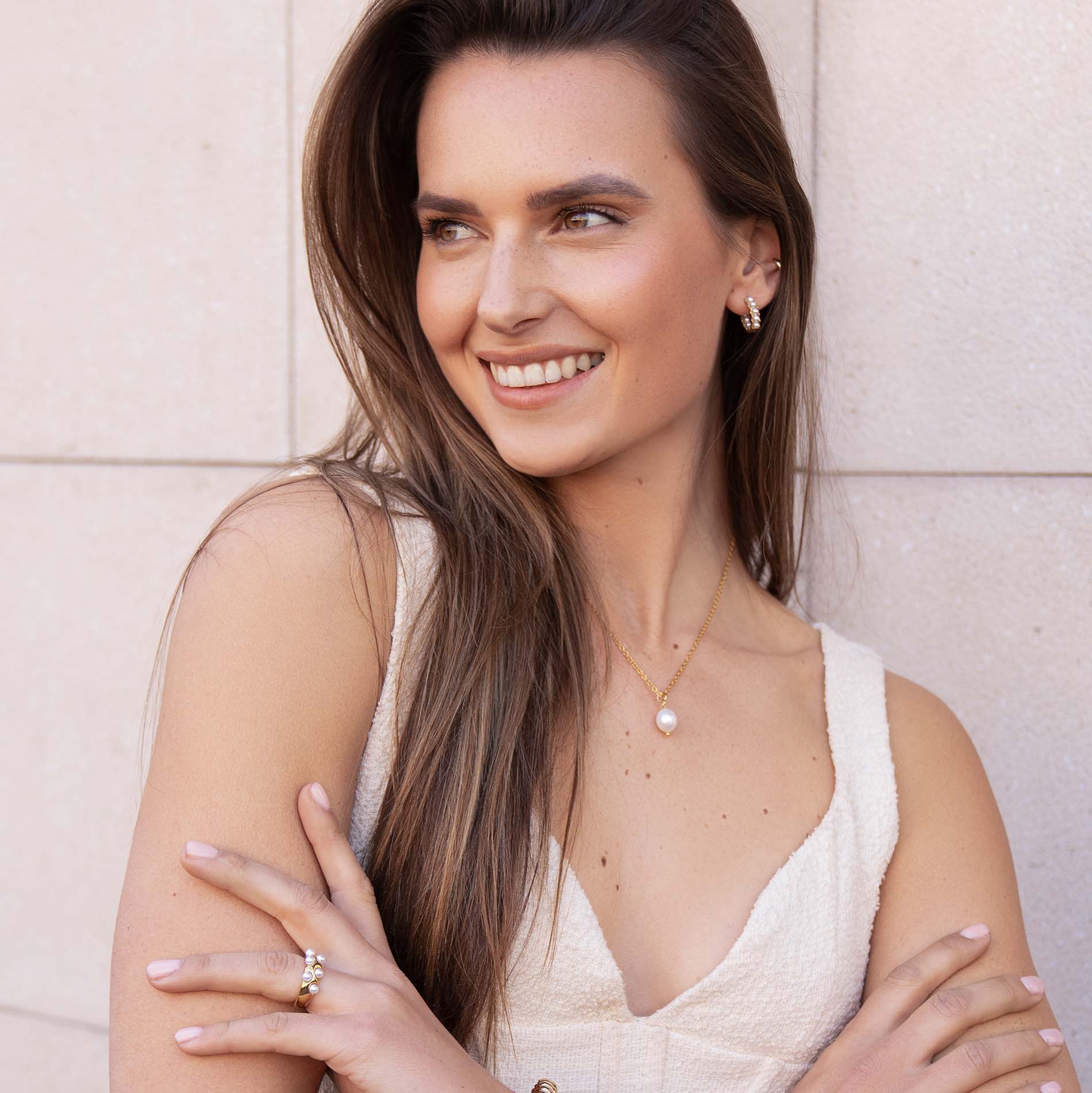 Pearl single necklace gold