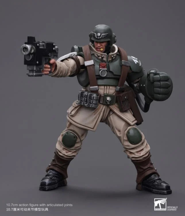 Joy Toy - Warhammer 40K - Astra Militarum - Cadian Command Squad Veteran Sergeant with Power Fist (12cm) 